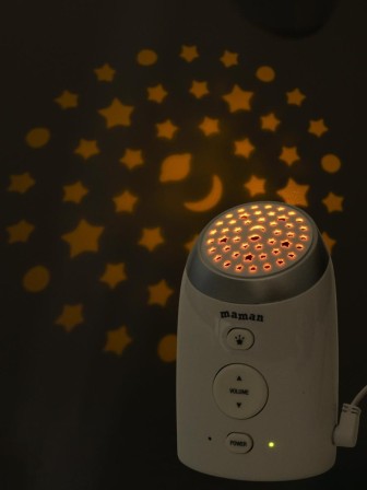 Радионяня беспроводная Maman DM223 с ночником проектором "звездное небо"