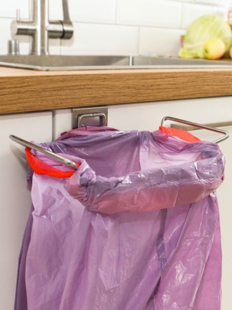 Держатель для пакетов на дверцу шкафа MAGIC