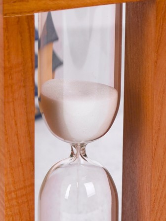 Часы песочные 4-27-10 мин, песок белый, корпус орех 