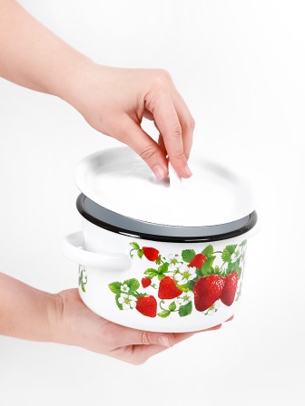 Кастрюля эмалированная 1,5 л, Стальэмаль 1с15с/1, Клубничная поляна, белоснежный