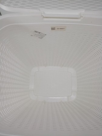 23-0807 Корзина для белья VIOLET 184006 Ротанг 40 л, белая, с крышкой