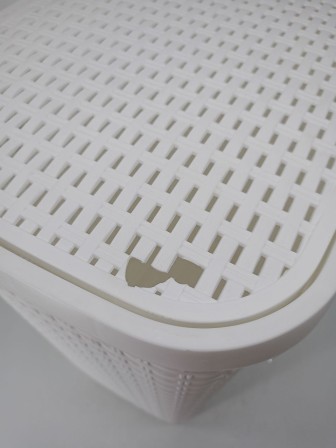 23-0807 Корзина для белья VIOLET 184006 Ротанг 40 л, белая, с крышкой