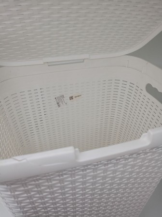 22-3617 Корзина для белья VIOLET 186006 Ротанг 60 л, белая, с крышкой