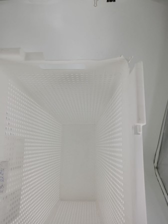 23-2265 Корзина для белья VIOLET 5650006 Лофт 50 л, белая, узкая с крышкой