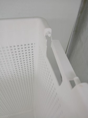 24-1262 Корзина для белья VIOLET 5650006 Лофт 50 л, белая, узкая с крышкой