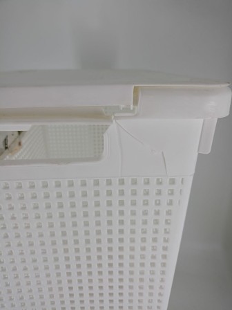 22-1134 Корзина для белья VIOLET 5650006 Лофт 50 л, белая, узкая с крышкой