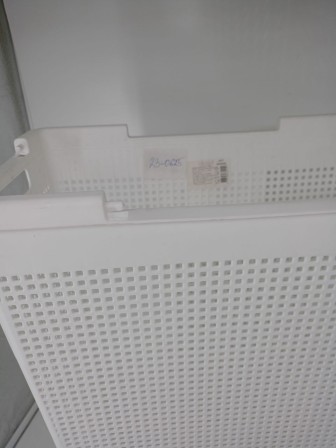 23-0625 Корзина для белья VIOLET 5650006 Лофт 50 л, белая, узкая с крышкой