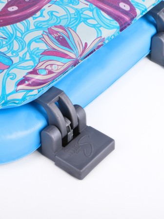 Сиденье для унитаза мягкое голубое с рисунком красные и голубые бабочки над голубыми цветами