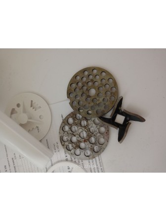 Уценка 24-2711 Мясорубка электрическая Белвар "Помощница" КЭМ-36/220-4-31