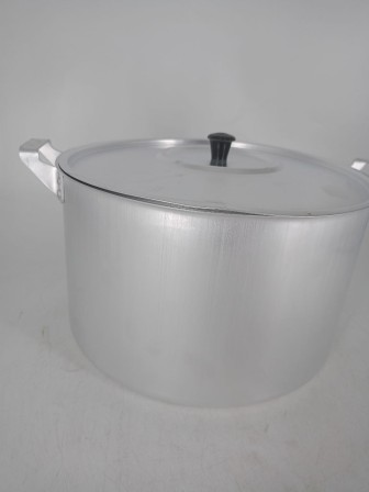 Уценка 25-1887 Кастрюля алюминиевая Демидовский завод МТ-084, 8 л, с крышкой, матовая