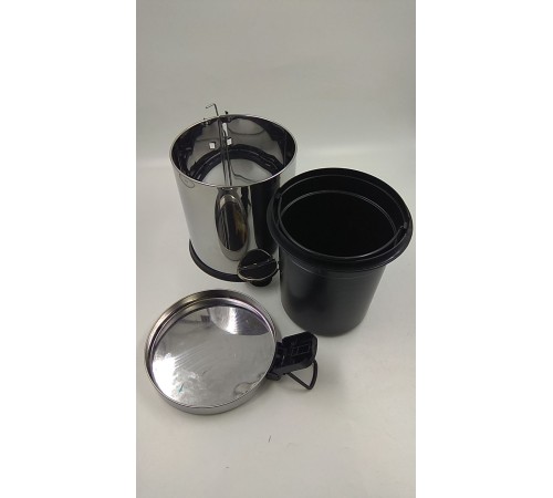 Уценка 24-1087 Ведро для мусора нерж.с педалью 5л Perilla