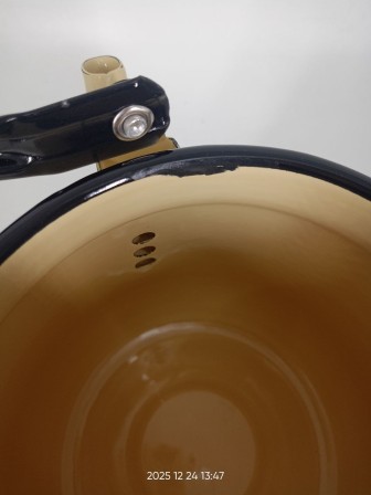 Уценка 25-2370 Чайник эмалированный  3,5 л, Стальэмаль 2с26, без рисунка кремовый