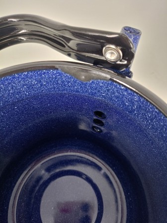 Уценка 26-0210 Чайник эмалированный  2 л, Стальэмаль 1с25с, Клубника садовая изумрудный, с зерном